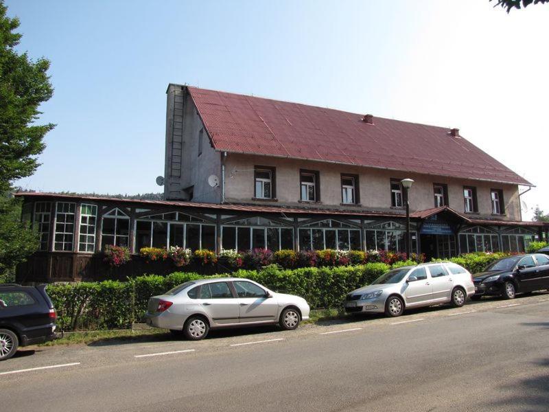 Gosciniec Szczeliniec Hostel Karlow Εξωτερικό φωτογραφία