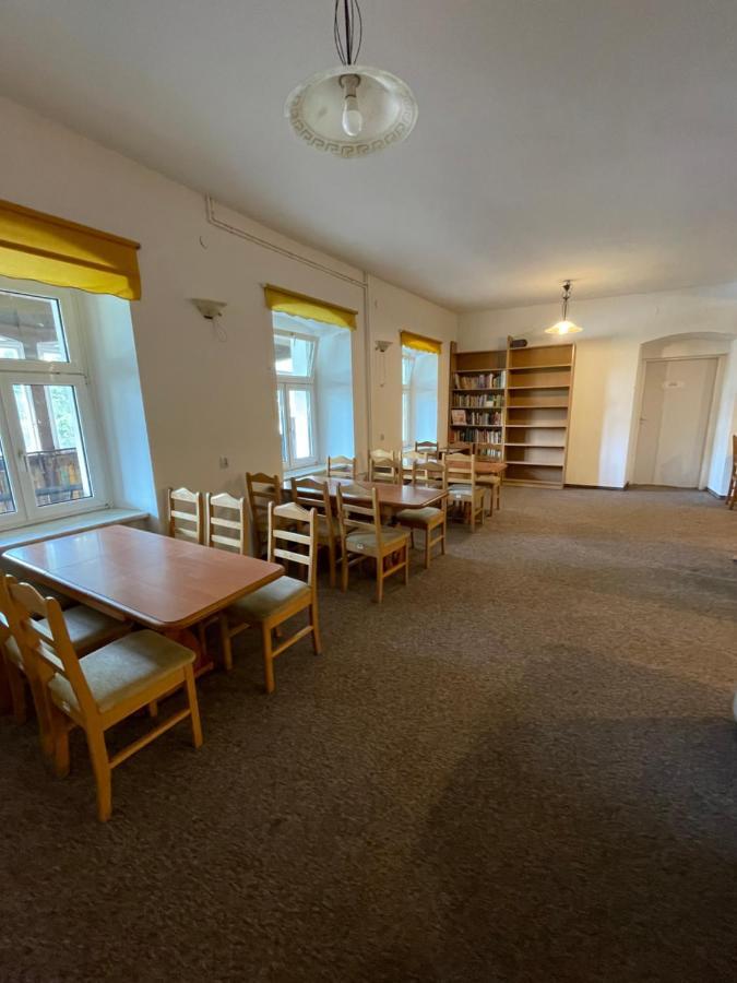 Gosciniec Szczeliniec Hostel Karlow Εξωτερικό φωτογραφία